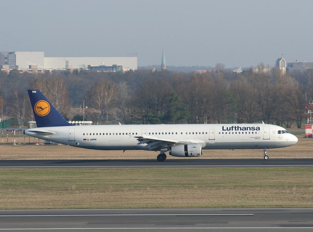 Lufthansa A 321-131 D-AIRW  Heilbronn  nach der Landung in Berlin-Tegel am 03.04.2010