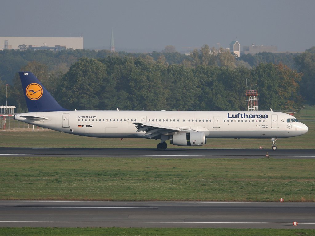Lufthansa A 321-131 D-AIRW  Heilbronn  nach der Landung in Berlin-Tegel am 09.10.2010