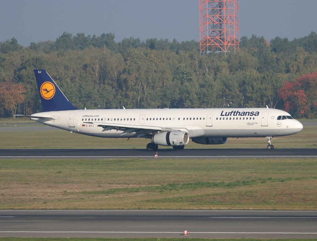 Lufthansa A 321-131 D-AISJ  Gtersloh  nach der Landung in Berlin-Tegel am 10.10.2010