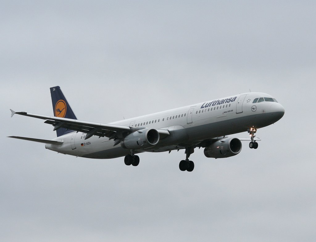 Lufthansa A 321-231 D-AIDA kurz vor der Landung in Berlin-Tegel am 16.01.2011