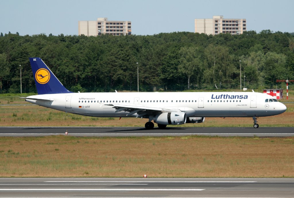 Lufthansa A 321-231 D-AIDE nach der Landung in Berlin-Tegel am 02.06.2011