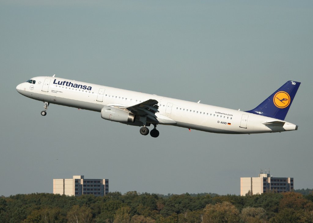 Lufthansa A 321-231 D-AISD  Chemnitz  beim Start in Berlin-Tegel am 15.10.2011