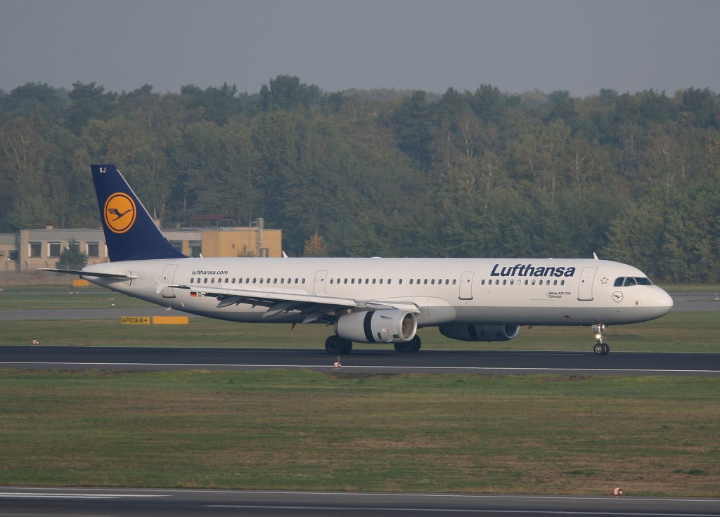 Lufthansa A 321-231 D-AISJ  Gtersloh  nach der Landung in Berlin-Tegel am 09.10.2010