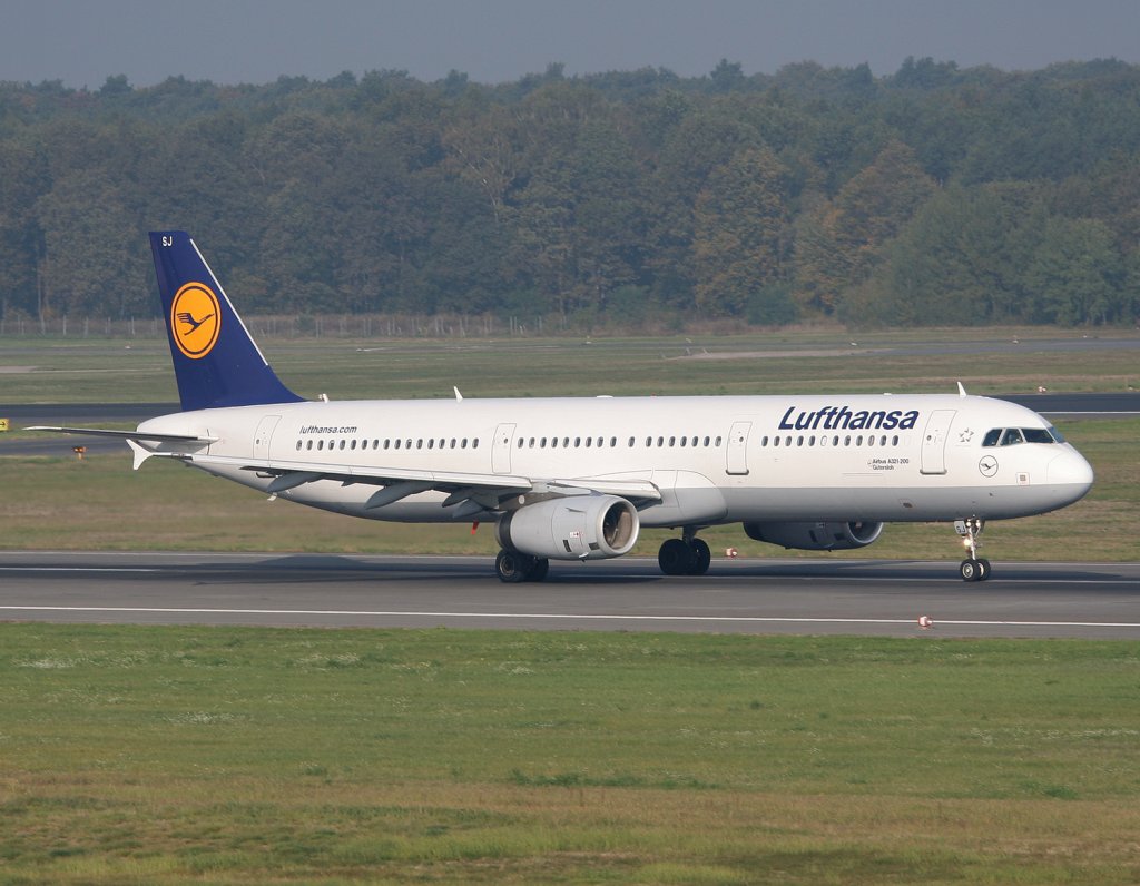Lufthansa A 321-231 D-AISJ  Gtersloh  beim Start in Berlin-Tegel am 09.10.2010