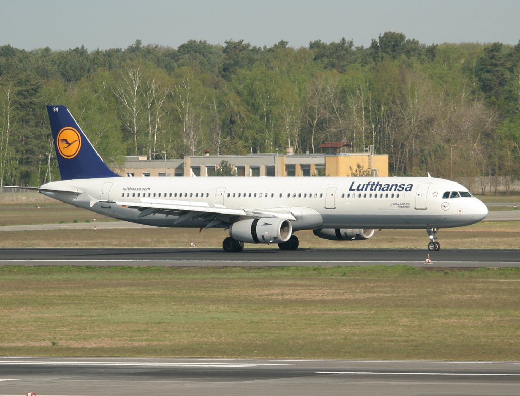 Lufthansa A 321-231 D-AISN  Gppingen  nach der Landung in Berlin-Tegel am 28.04.2012