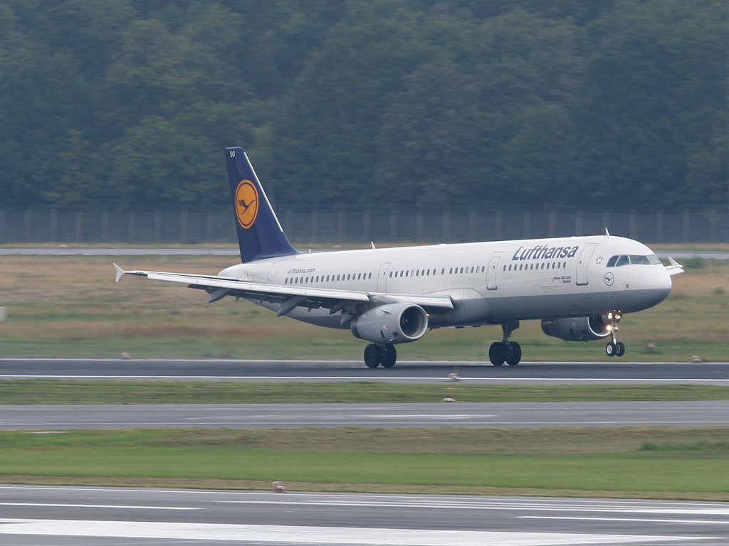 Lufthansa A 321-231 D-AISO  Bocholt  bei der Landung in Berlin-Tegel am 04.09.2010