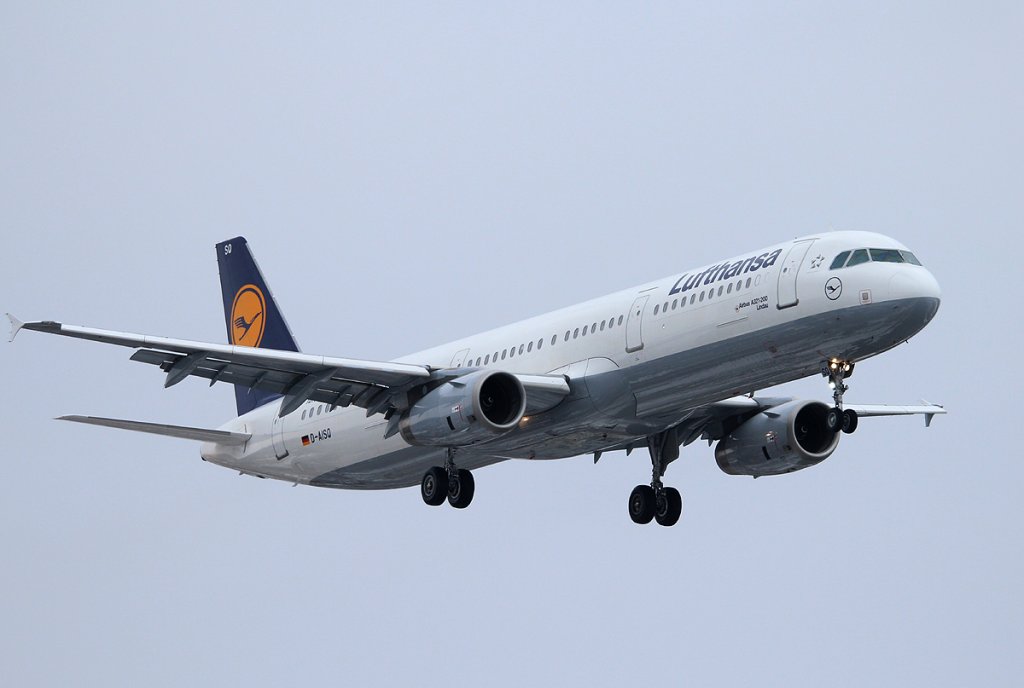 Lufthansa A 321-231 D-AISQ  Lindau  bei der Landung in Berlin-Tegel am 01.04.2013