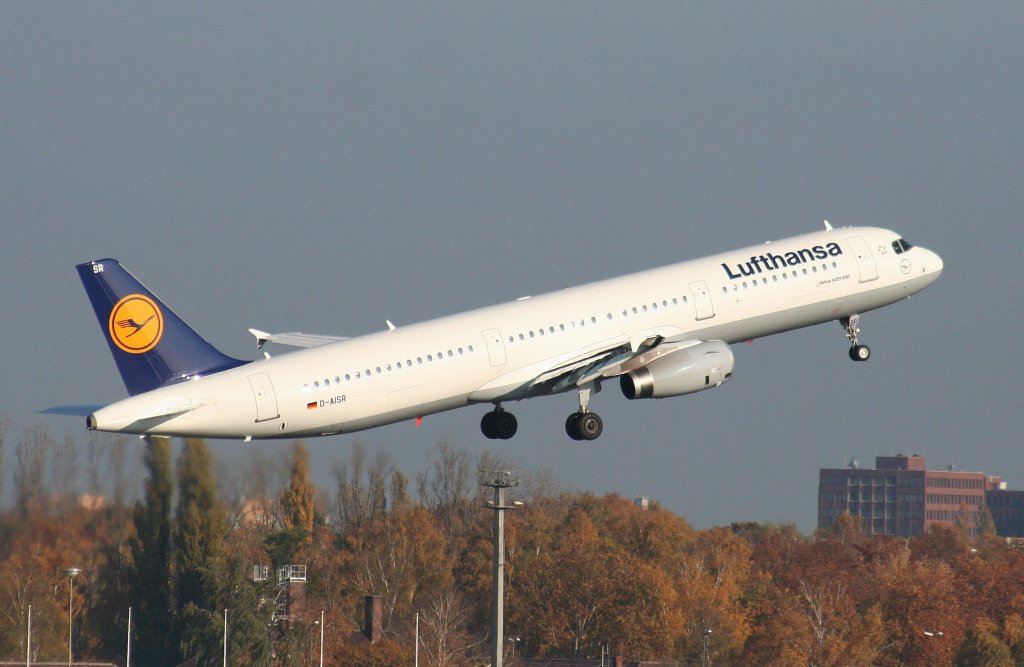 Lufthansa A 321-231 D-AISR beim Start in Berlin-Tegel am 31.10.2009