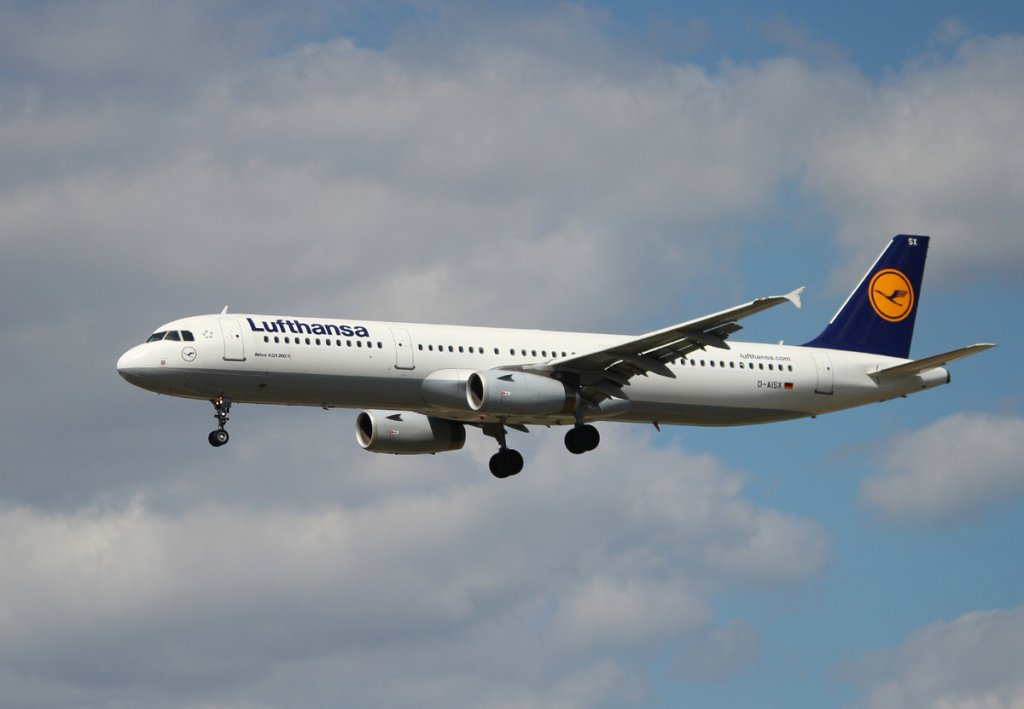 Lufthansa A 321-231 D-AISX bei der Landung in Frankfurt am Main am 16.08.2012