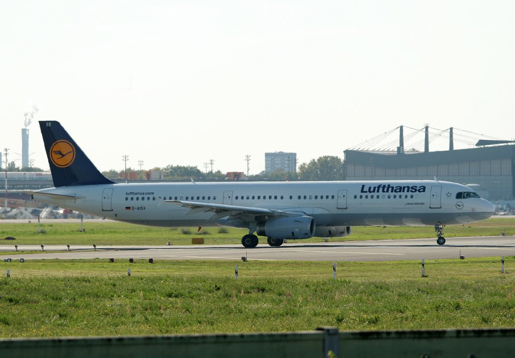 Lufthansa A 321-231 D-AISX kurz vor dem Start in Berlin-Tegel am 30.09.2011