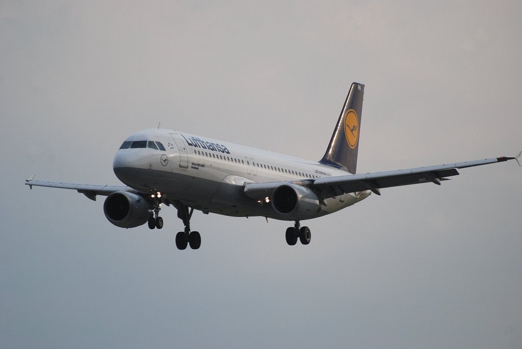 Lufthansa Airbus A320-200 Buxtehude vor der Landung in Hamburg Fuhlsbttel am 18.08.10