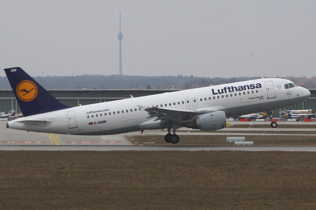 Lufthansa 
Airbus A320-211 
D-AIQW 
STR Stuttgart [Echterdingen], Germany
06.03.11