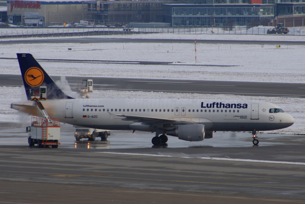 Lufthansa 
Airbus A320-214 
D-AIZC
Stuttgart
28.11.10
