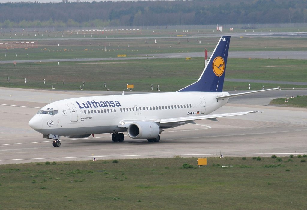 Lufthansa B 737-330 D-ABEE  Ulm  bei der Ankunft in Berlin-Tegel am 24.04.2010