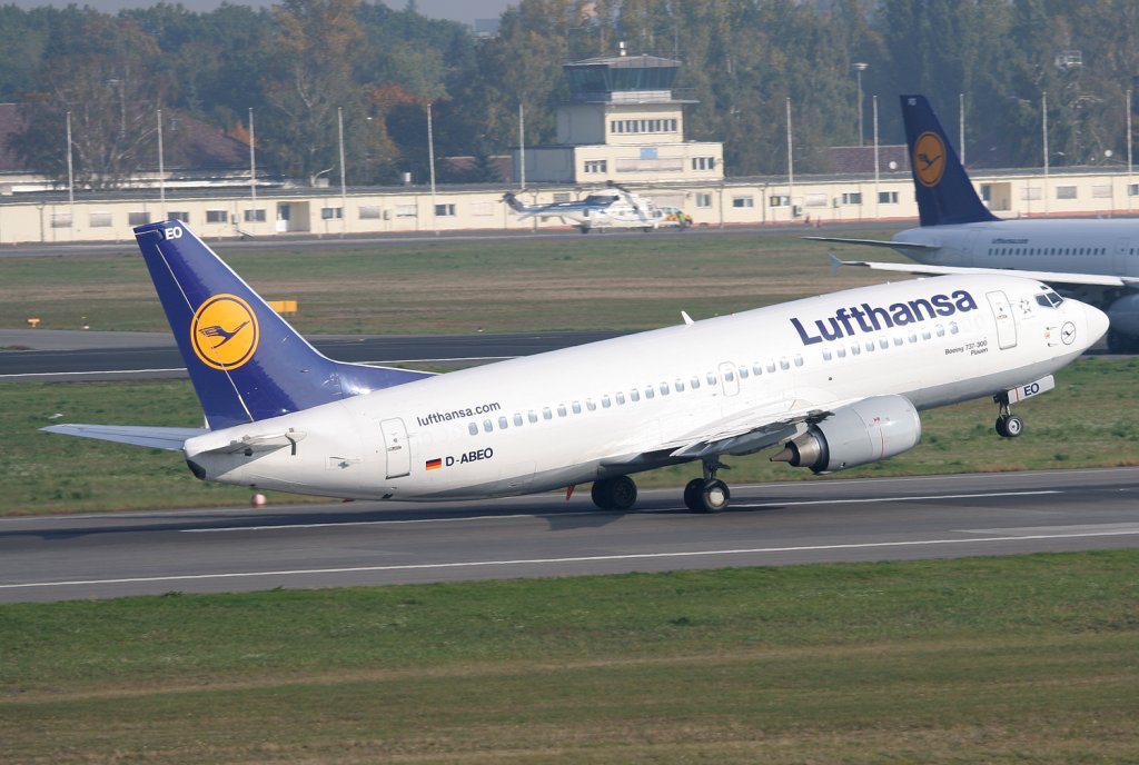 Lufthansa B 737-330 D-ABEO  Plauen  beim Start in Berlin-Tegel am 09.10.2010