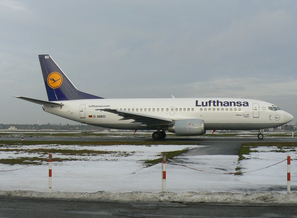 Lufthansa B 737-330 D-ABEO  Plauen  am 08.01.2011 auf dem Flughafen Berlin-Tegel
