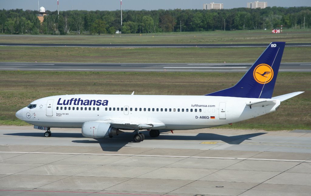 Lufthansa B 737-330 D-ABEO  Plauen  am 07.05.2011 auf dem Flughafen Berlin-Tegel