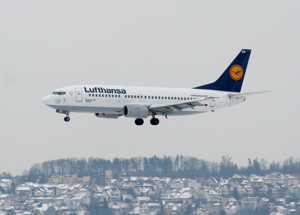 Lufthansa B 737-330 D-ABXN kurz vor der Landung in Stuttgart am 10.03.2010