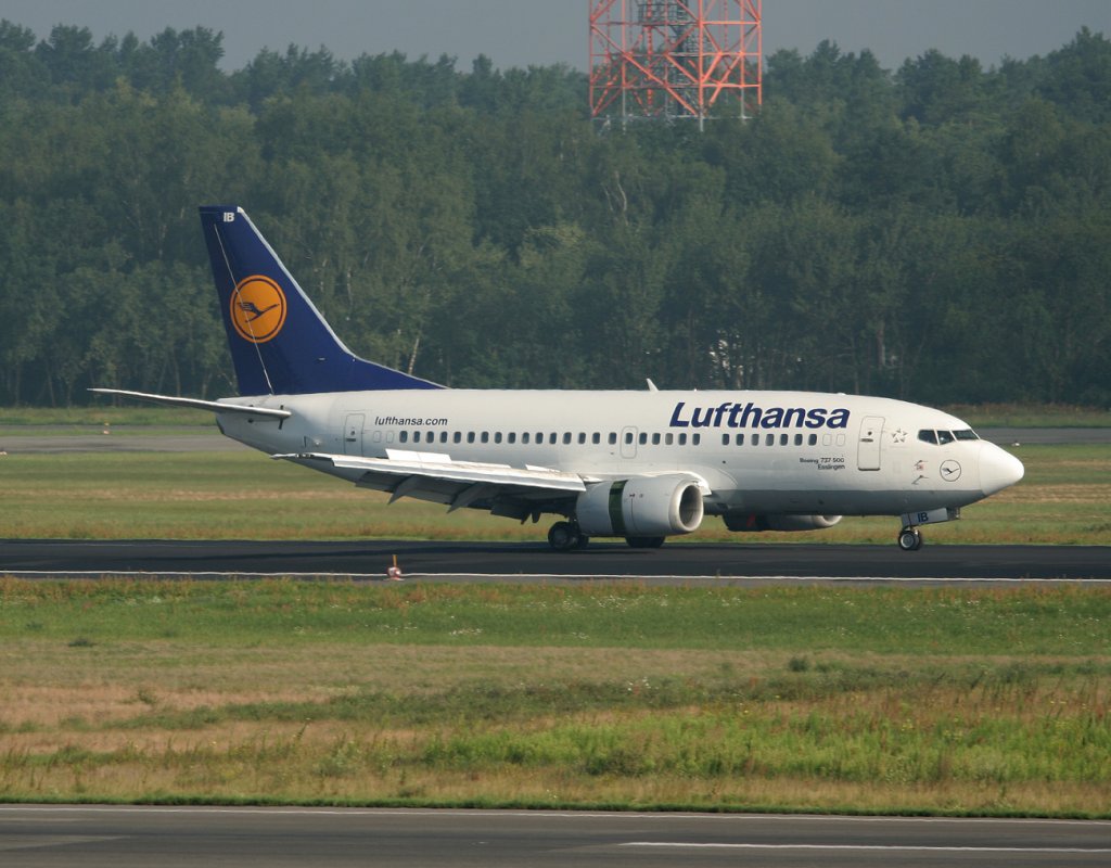 Lufthansa B 737-530 D-ABIB  Esslingen  nach der Landung in Berlin-Tegel am 02.08.2011