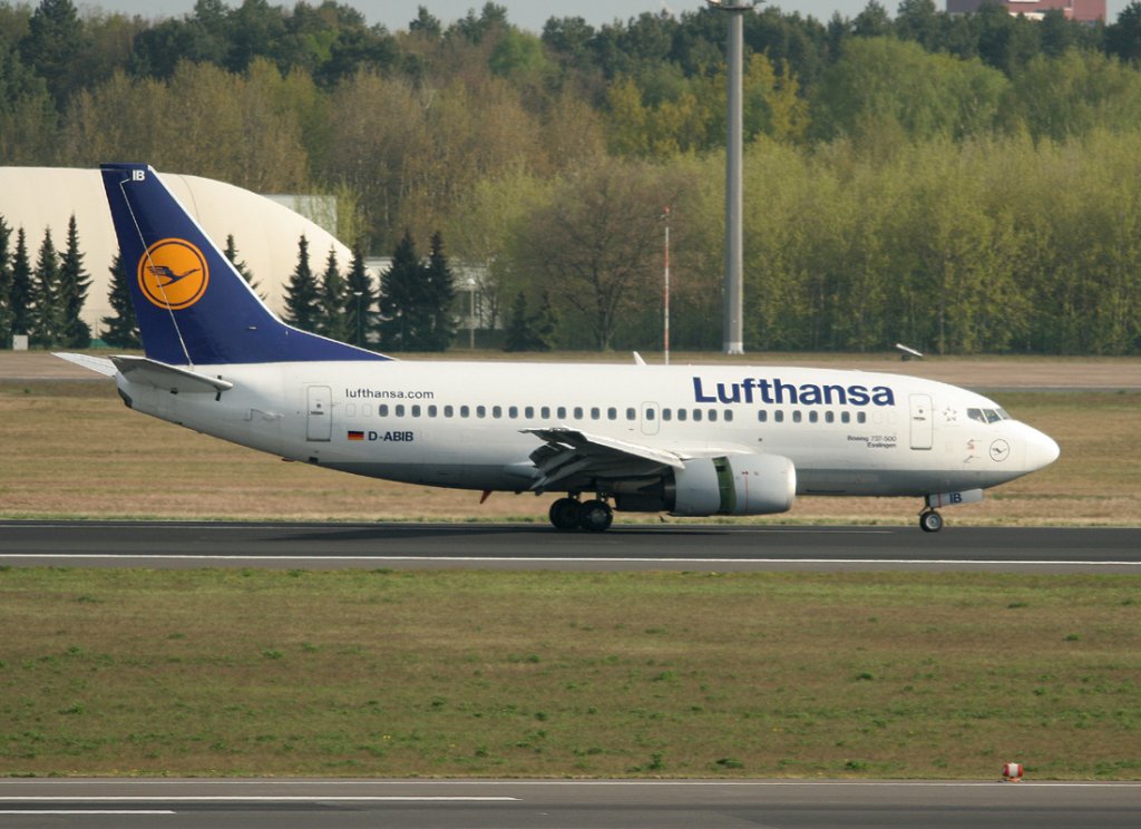 Lufthansa B 737-530 D-ABIB  Esslingen  nach der Landung in Berlin-Tegel am 28.04.2012