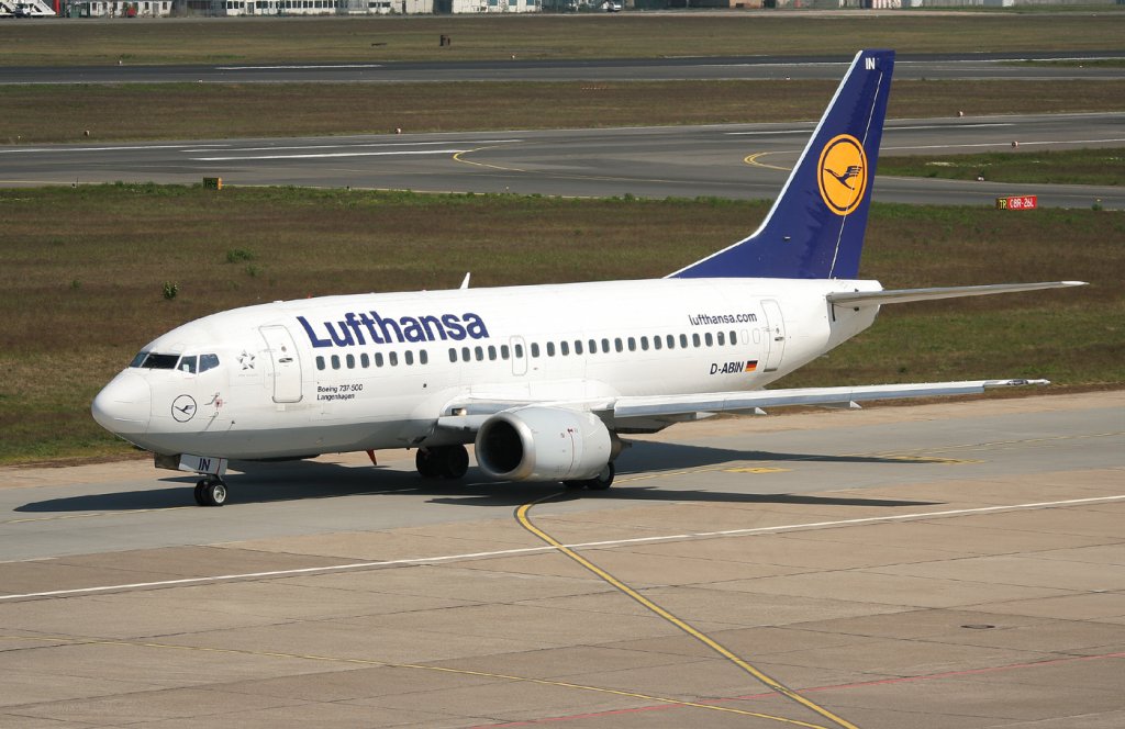 Lufthansa B 737-530 D-ABIN  Langenhagen  bei der Ankunft in Berlin-Tegel am 07.05.2011
