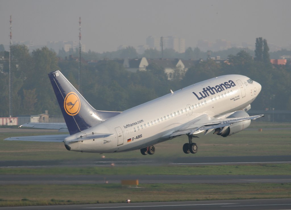 Lufthansa B 737-530 D-ABIS  Rendsburg  beim Start in Berlin-Tegel am 03.10.2010