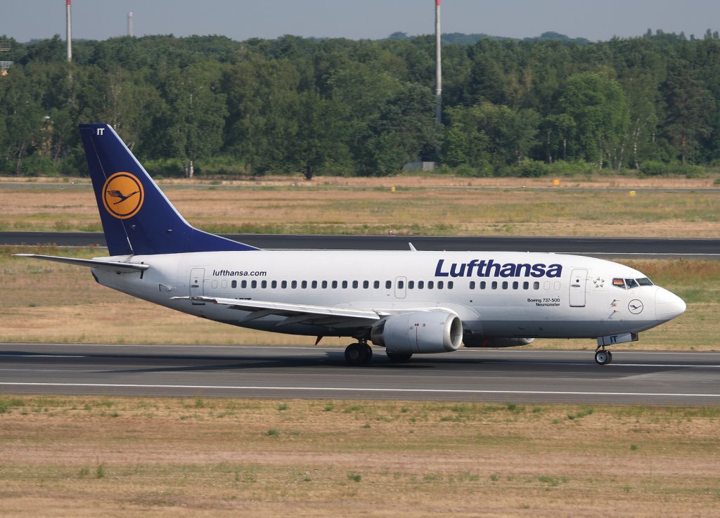 Lufthansa B 737-530 D-ABIT  Neumnster  beim Start in Berlin-Tegel am 03.07.2010