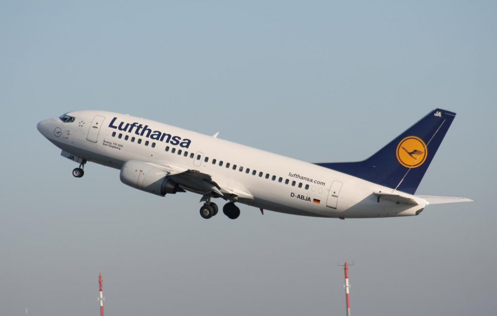 Lufthansa B 737-530 D-ABJA  Bad Segeberg  beim Start in Berlin-Tegel am 02.04.2010
