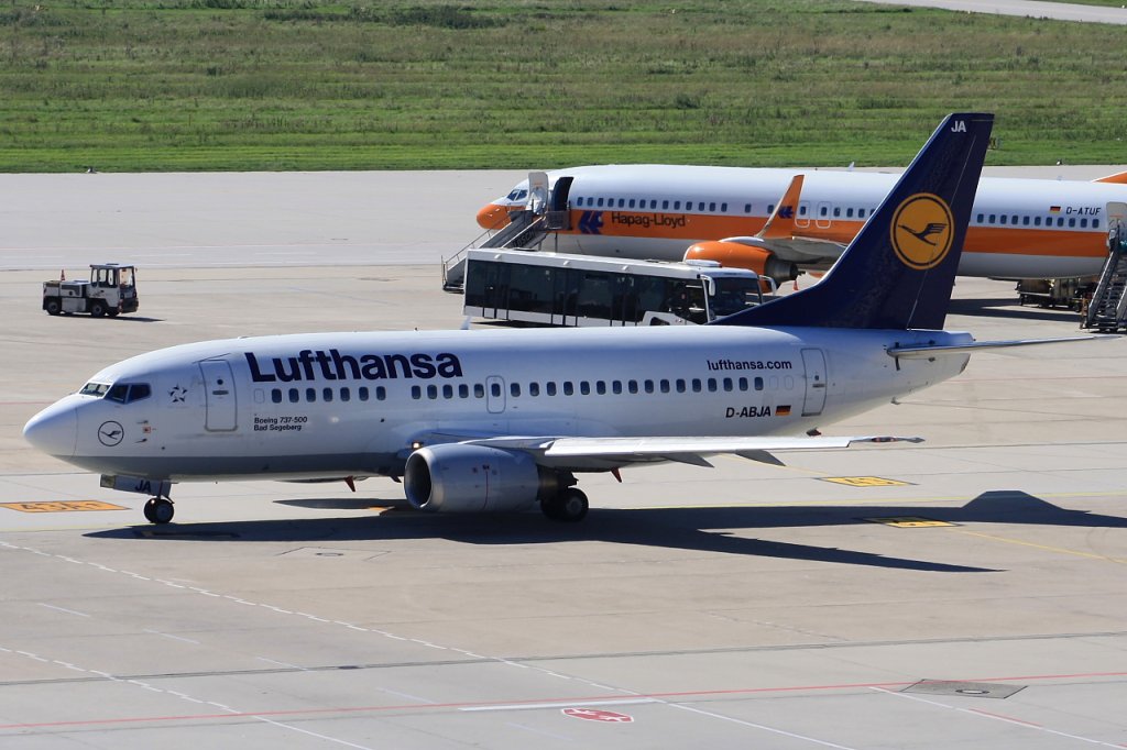 Lufthansa 
Boeing 737-530 
D-ABJA 
STR Stuttgart [Echterdingen], Germany
06.09.10