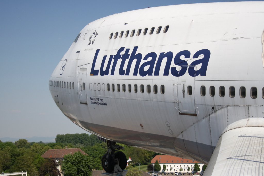 Lufthansa 
Boeing 747-230B(M) 
D-ABYM 
Speyer, Technik Museum, Germany 
25.04.11 

