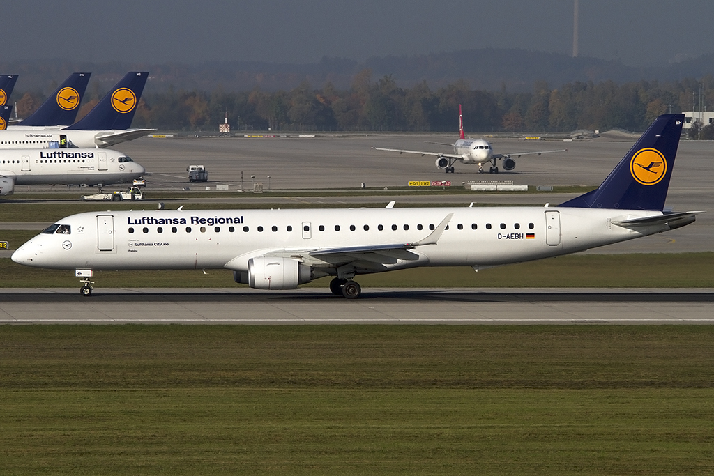 Lufthansa - CityLine, D-AEBH, Embraer, ERJ-195, 25.10.2012, MUC, Mnchen, Germany



