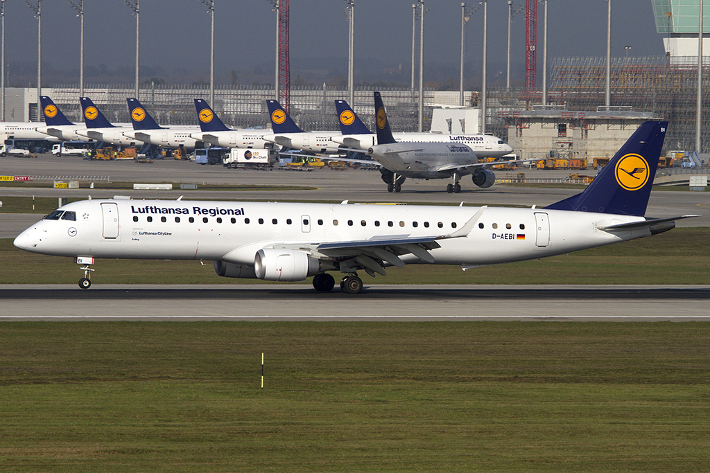 Lufthansa - CityLine, D-AEBI, Embraer, ERJ-195, 25.10.2012, MUC, Mnchen, Germany 



