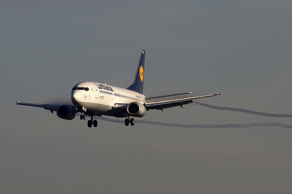 Lufthansa, D-ABEF, Boeing, B737-330, 29.12.2012, GVA, Geneve, Switzerland 



