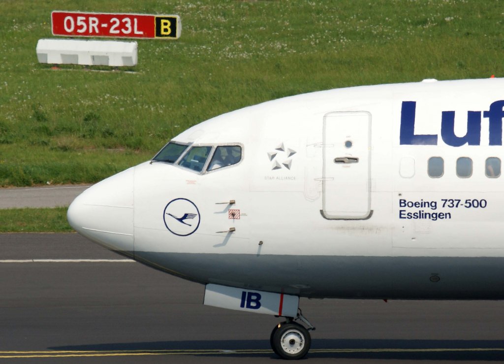 Lufthansa, D-ABIB, Boeing 737-500  Esslingen  (Nase/Nose), 29.04.2011, DUS-EDDL, Dsseldorf, Germany 


