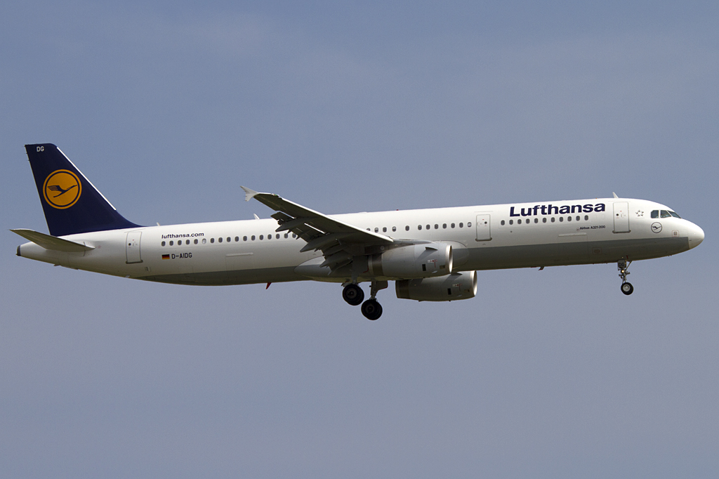 Lufthansa, D-AIDE, Airbus, A321-231, 16.06.2011, BCN, Barcelona, Spain 




