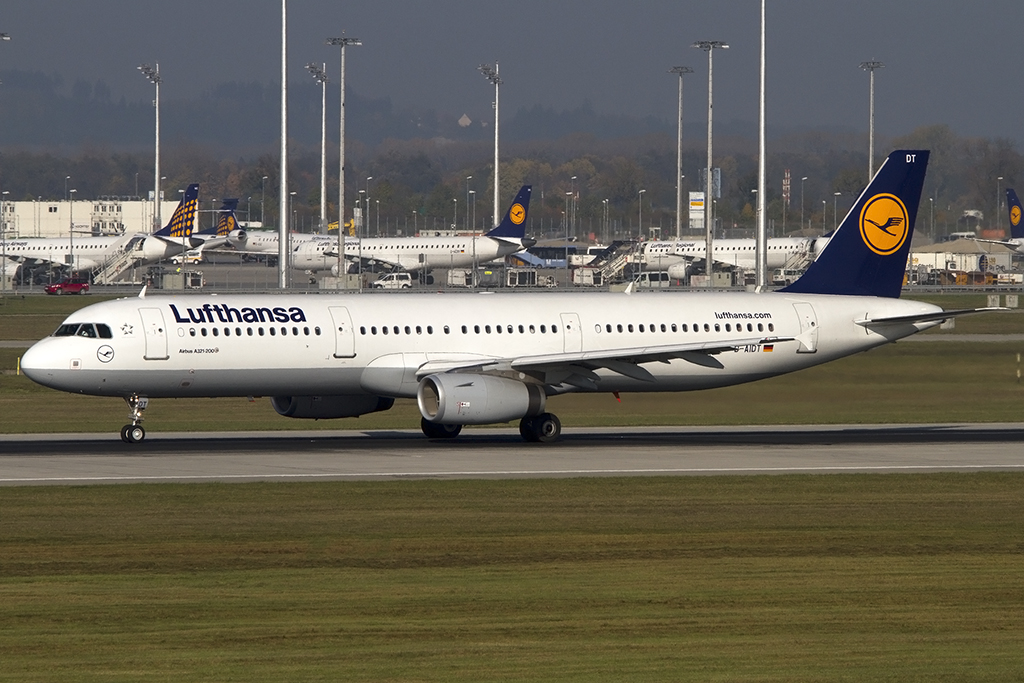 Lufthansa, D-AIDT, Airbus, A321-231, 25.10.2012, MUC, Mnchen, Germany 





