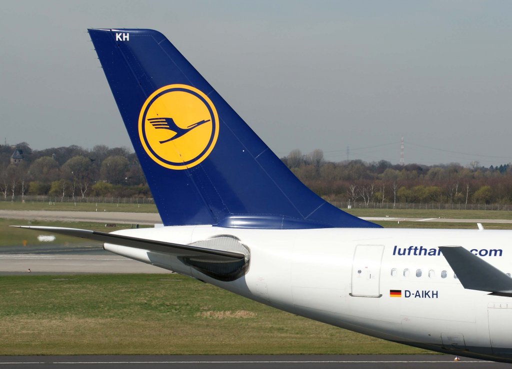 Lufthansa, D-AIKH, Airbus A 330-300  ohne Namen  (Seitenleitwerk/Tail), 20.03.2011, DUS-EDDL, Dsseldorf, Germany 

