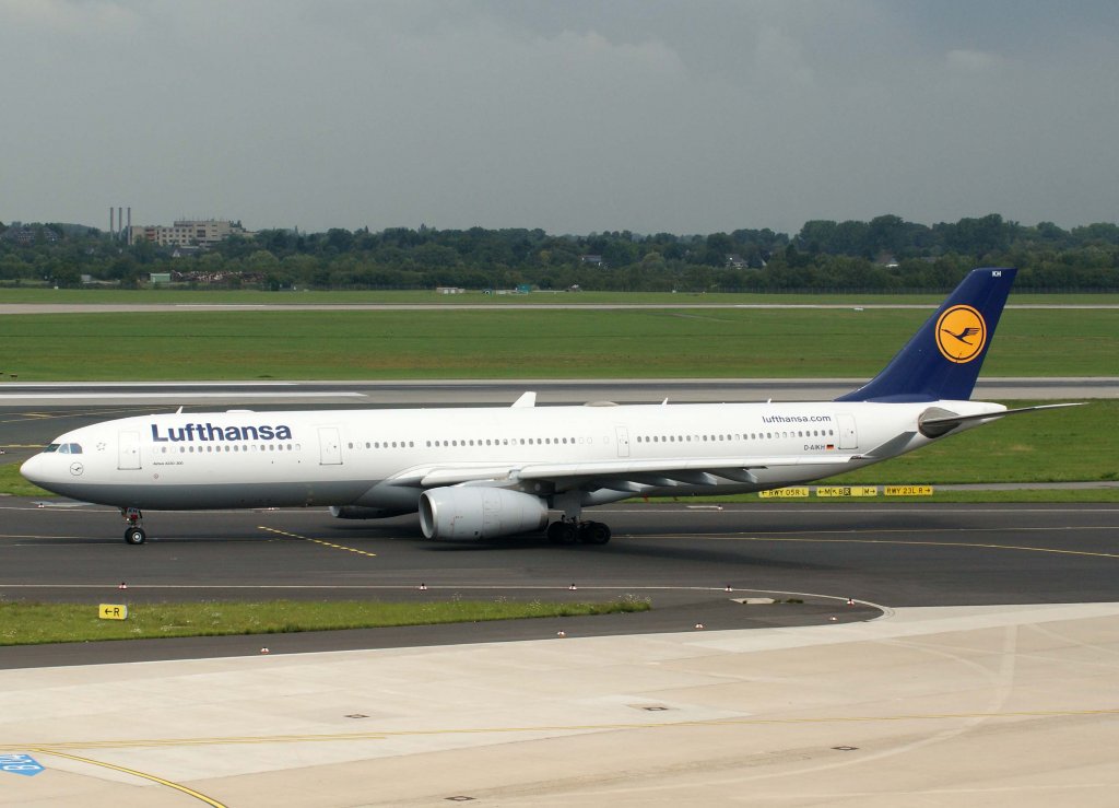 Lufthansa, D-AIKH  ohne Namen , Airbus A 330-300, 28.07.2011, DUS-EDDL, Dsseldorf, Germany 

