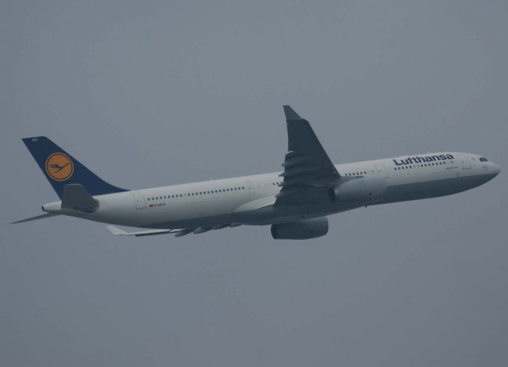 Lufthansa, D-AIKO, Airbus A 330-300 (ohne Namen), 2009.09.16, FRA, Frankfurt, Germany
