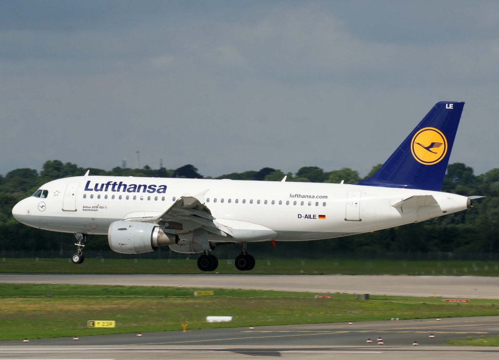 Lufthansa, D-AILE, Airbus A 319-100  Kelsterbach  (Sticker-lufthansa.com), 2010.08.28, DUS-EDDL, Dsseldorf, Germany 


