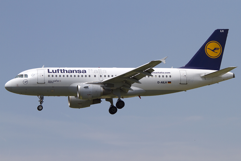 Lufthansa, D-AILH, Airbus, A319-114, 18.06.2011, BCN, Barcelona, Spain 




