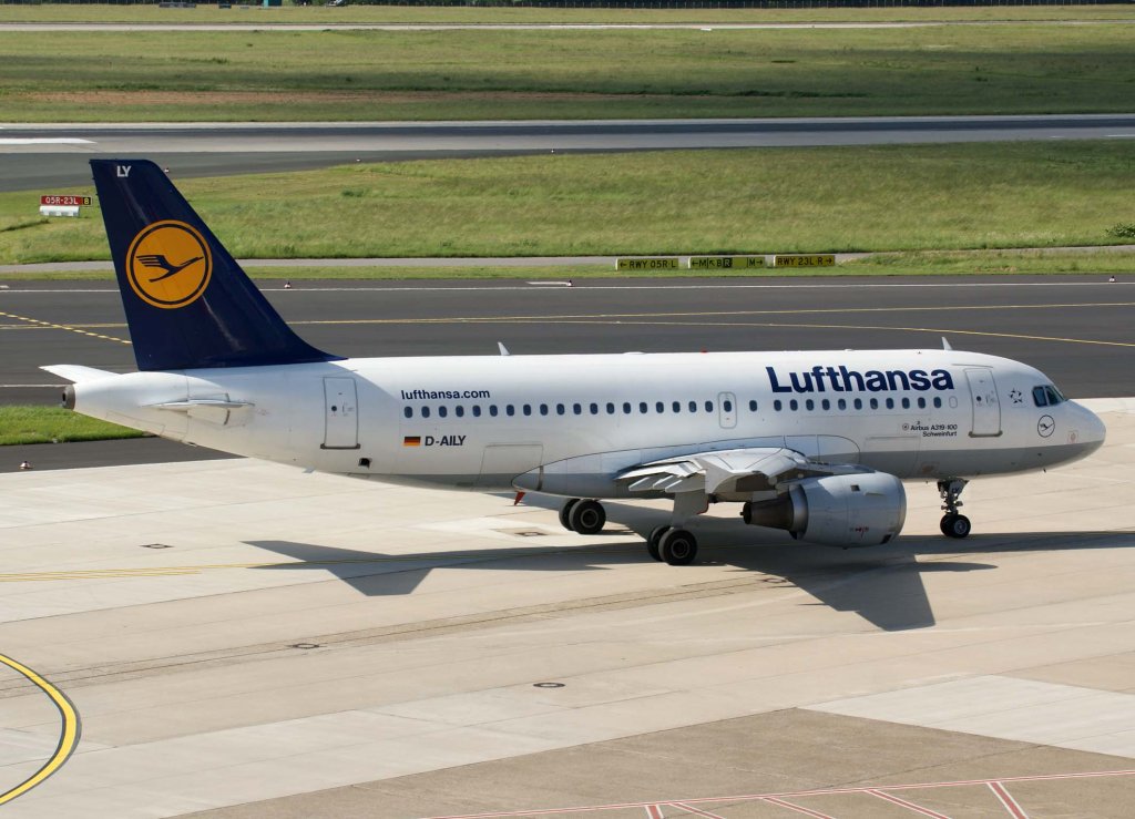 Lufthansa, D-AILY, Airbus A 319-100  Schweinfurt  (Sticker-lufthansa.com), 2010.06.11, DUS-EDDL, Dsseldorf, Germany

