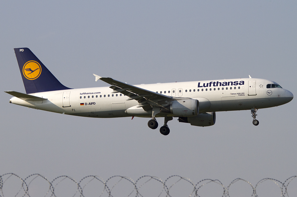 Lufthansa, D-AIPD, Airbus, A320-211, 28.09.2011, MUC, Mnchen, Germany 





