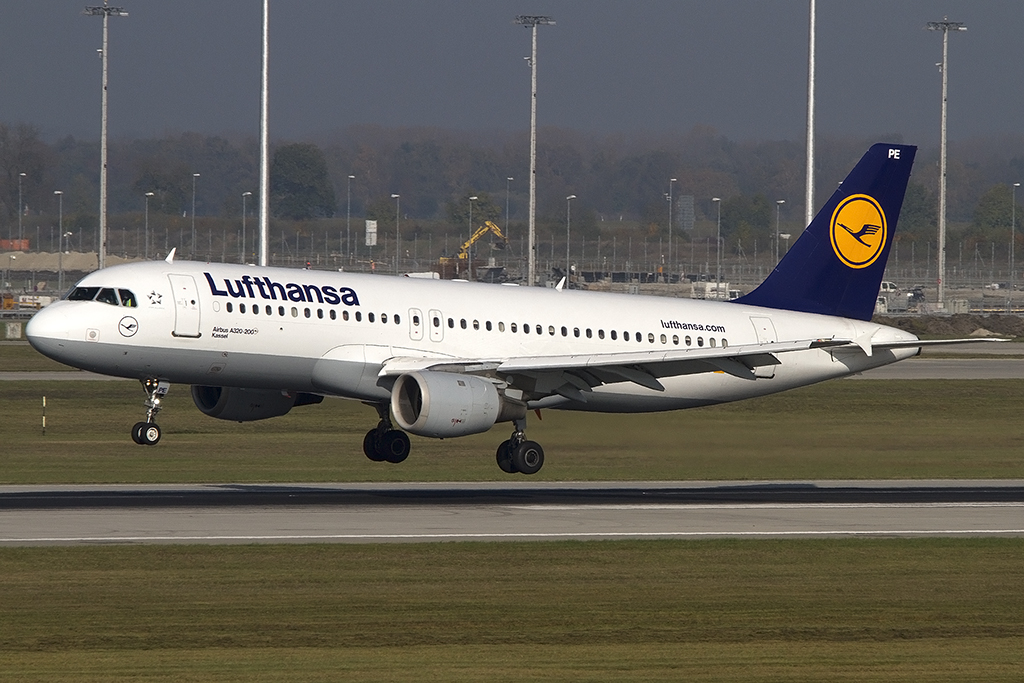 Lufthansa, D-AIPE, Airbus, A320-211, 25.10.2012, MUC, Mnchen, Germany




