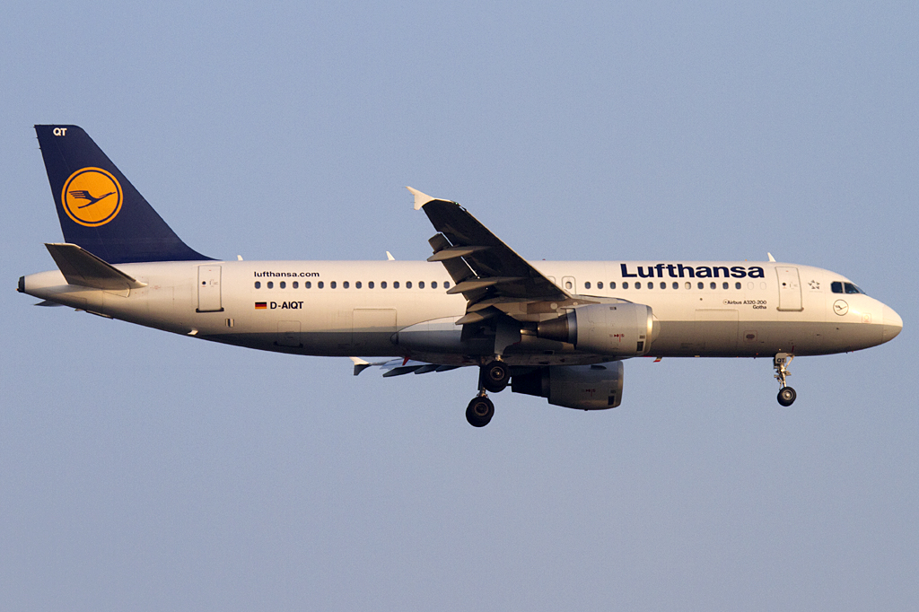 Lufthansa, D-AIQT, Airbus, A320-211, 14.10.2010, FRA, Frankfurt, Germany 




