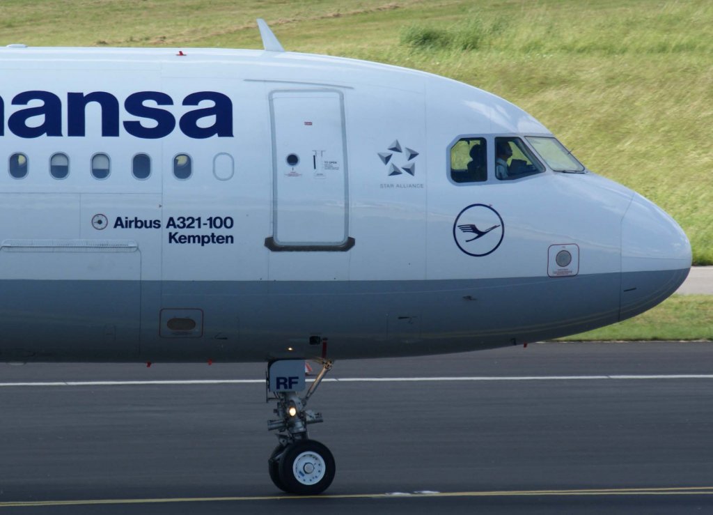 Lufthansa, D-AIRF, Airbus A 321-200  Kempten  (Bug/Nose), 2010.06.11, DUS-EDDL, Dsseldorf, Germany 

