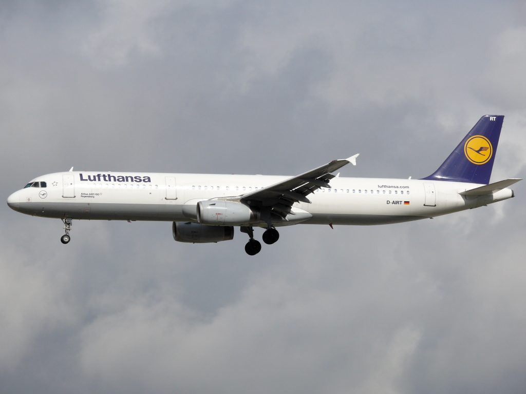 Lufthansa; D-AIRT. Airbus A321-131. Flughafen Frankfurt/Main. 26.09.2010.