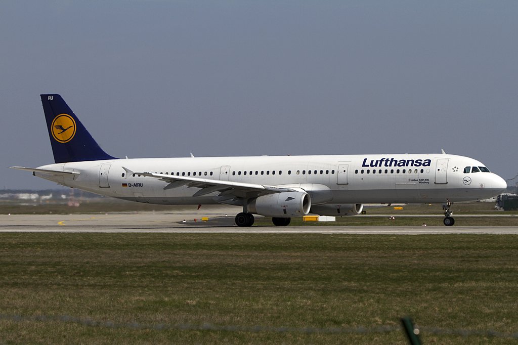 Lufthansa, D-AIRU, Airbus, A321-131, 24.04.2010, FRA, Frankfurt, Germany 


