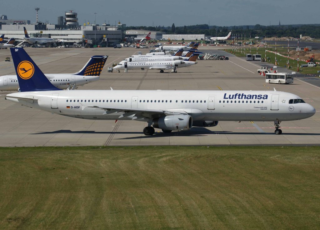 Lufthansa, D-AISF, Airbus A 321-200 (Lippstadt), 2008.07.15, DUS, Dsseldorf, Germany