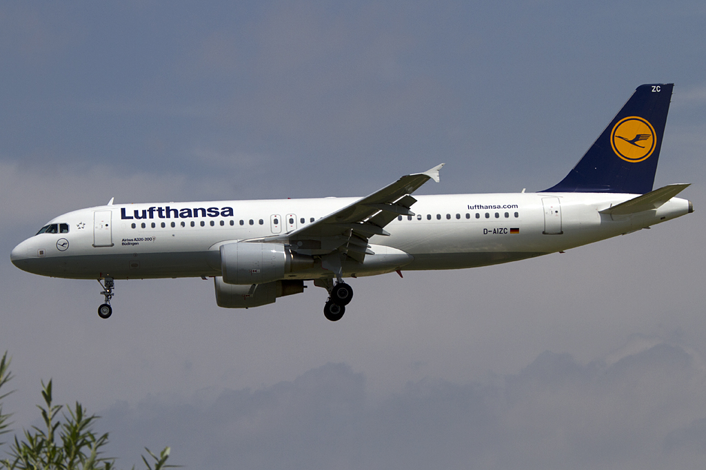 Lufthansa, D-AIZC, Airbus, A320-214, 18.06.2011, BCN, Barcelona, Spain 



